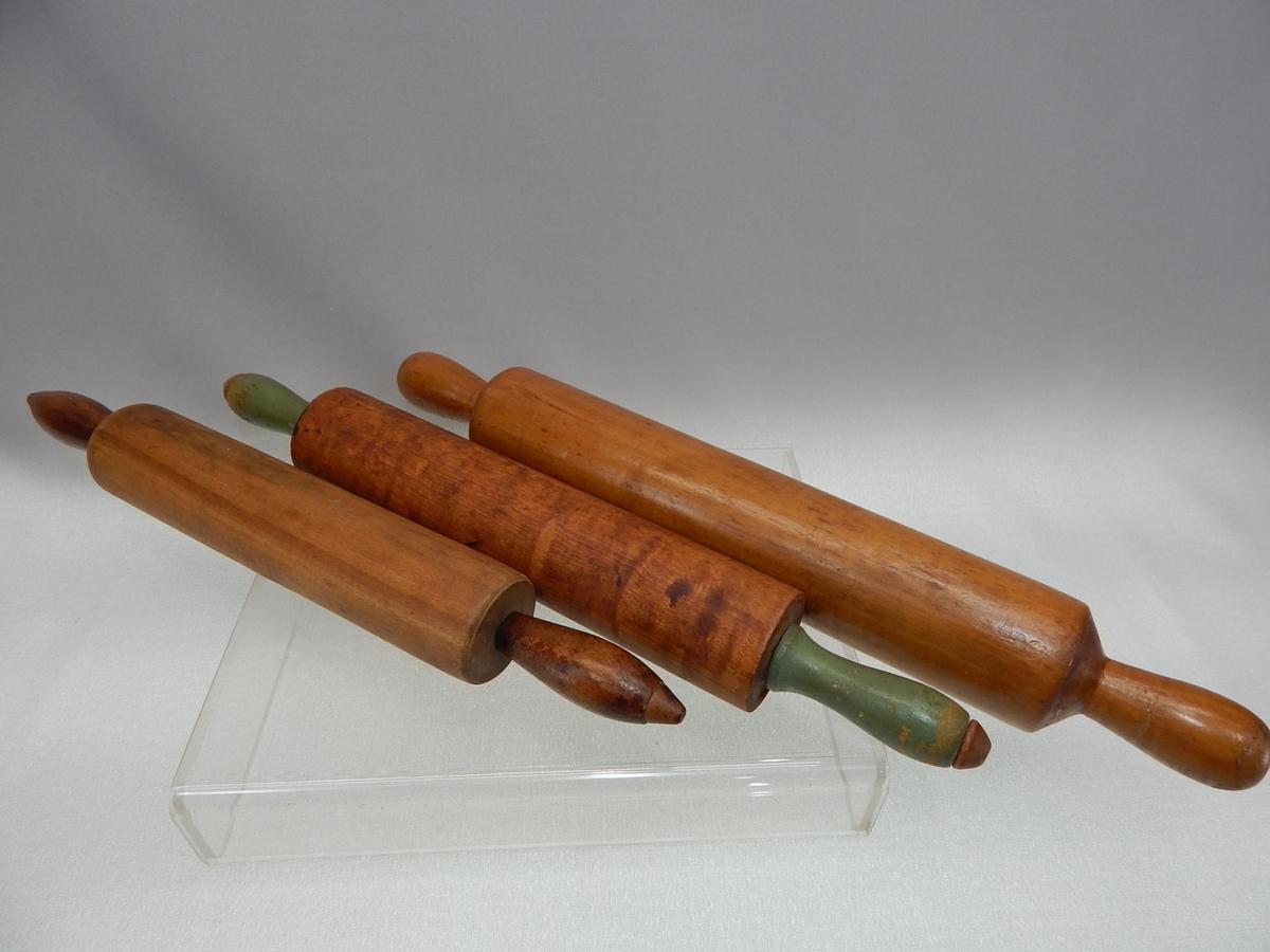 GROUP OF 3 OLD ROLLING PINS
