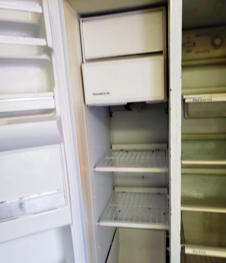 GE side by side refrigerator