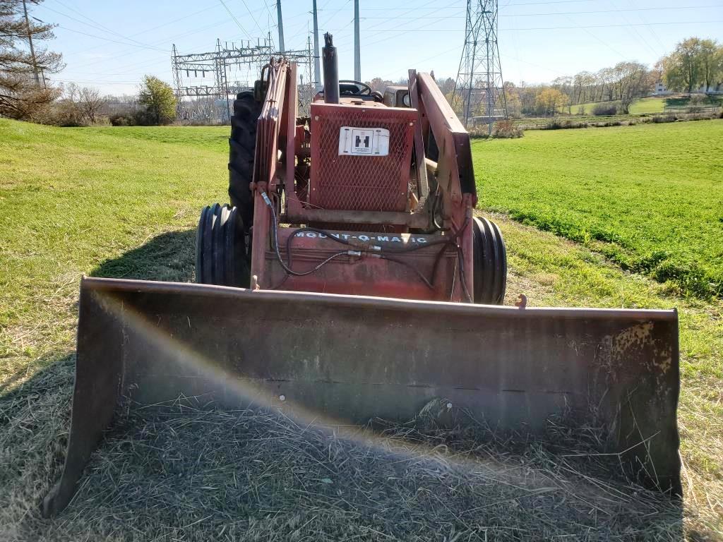 1980 International tractor model 784