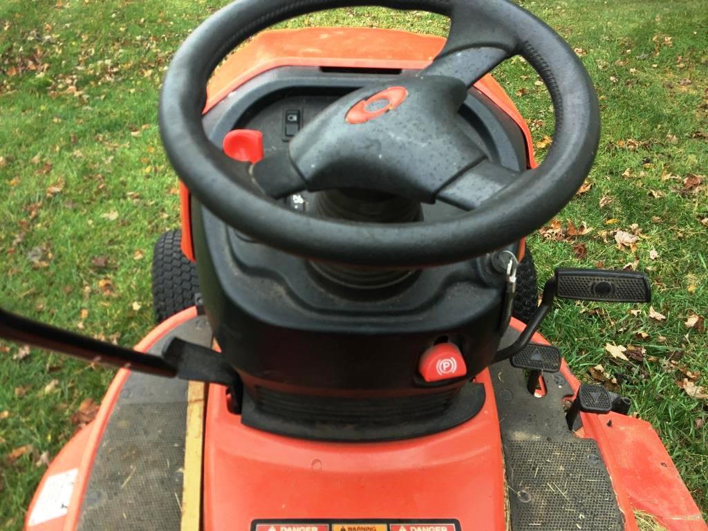 2003 Simplicity Conquest riding mower