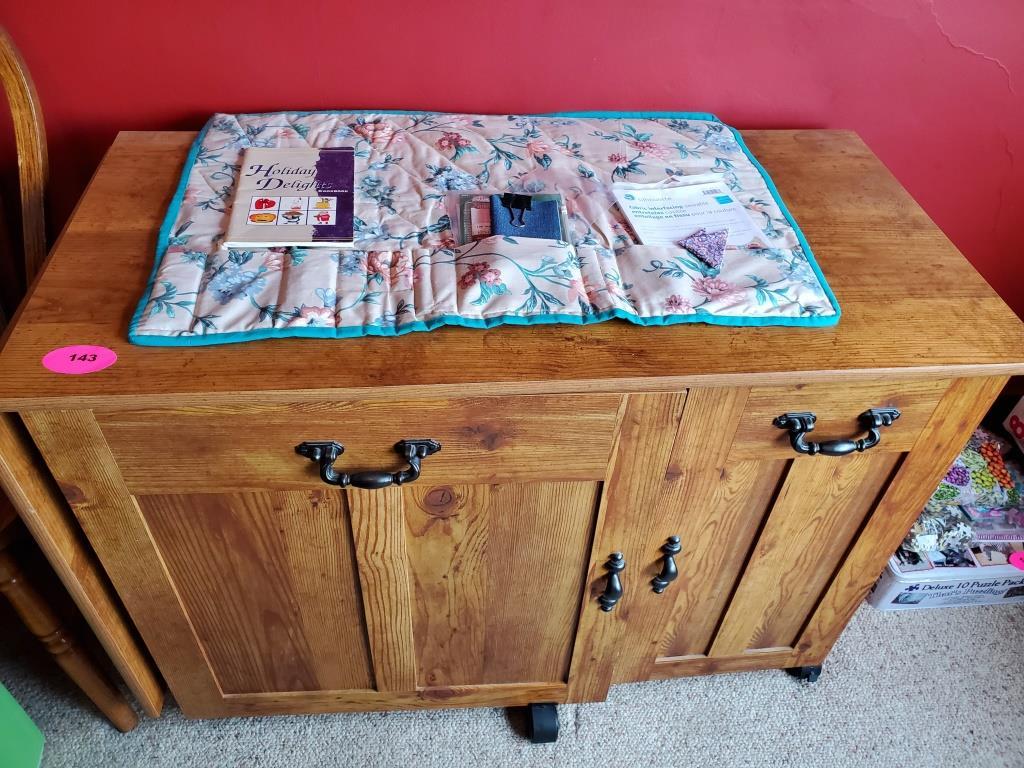 Sewing cabinet