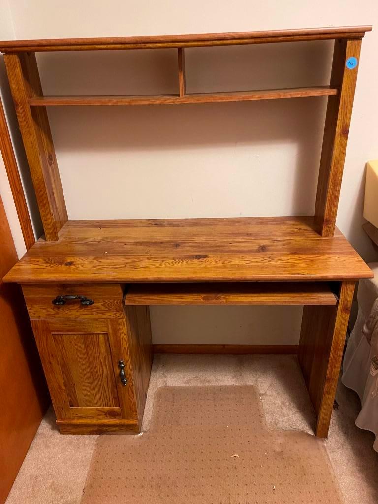 Small Computer Desk With Hutch