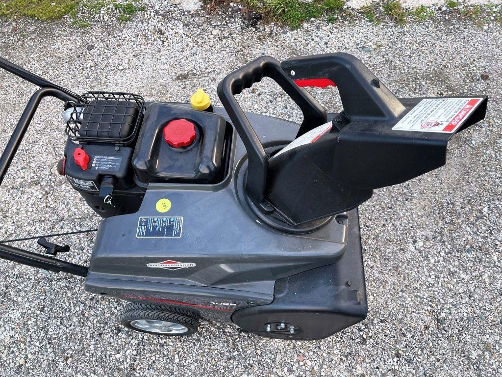 Briggs and Stratton Snowblower