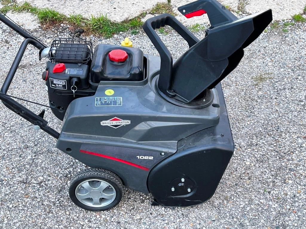 Briggs and Stratton Snowblower