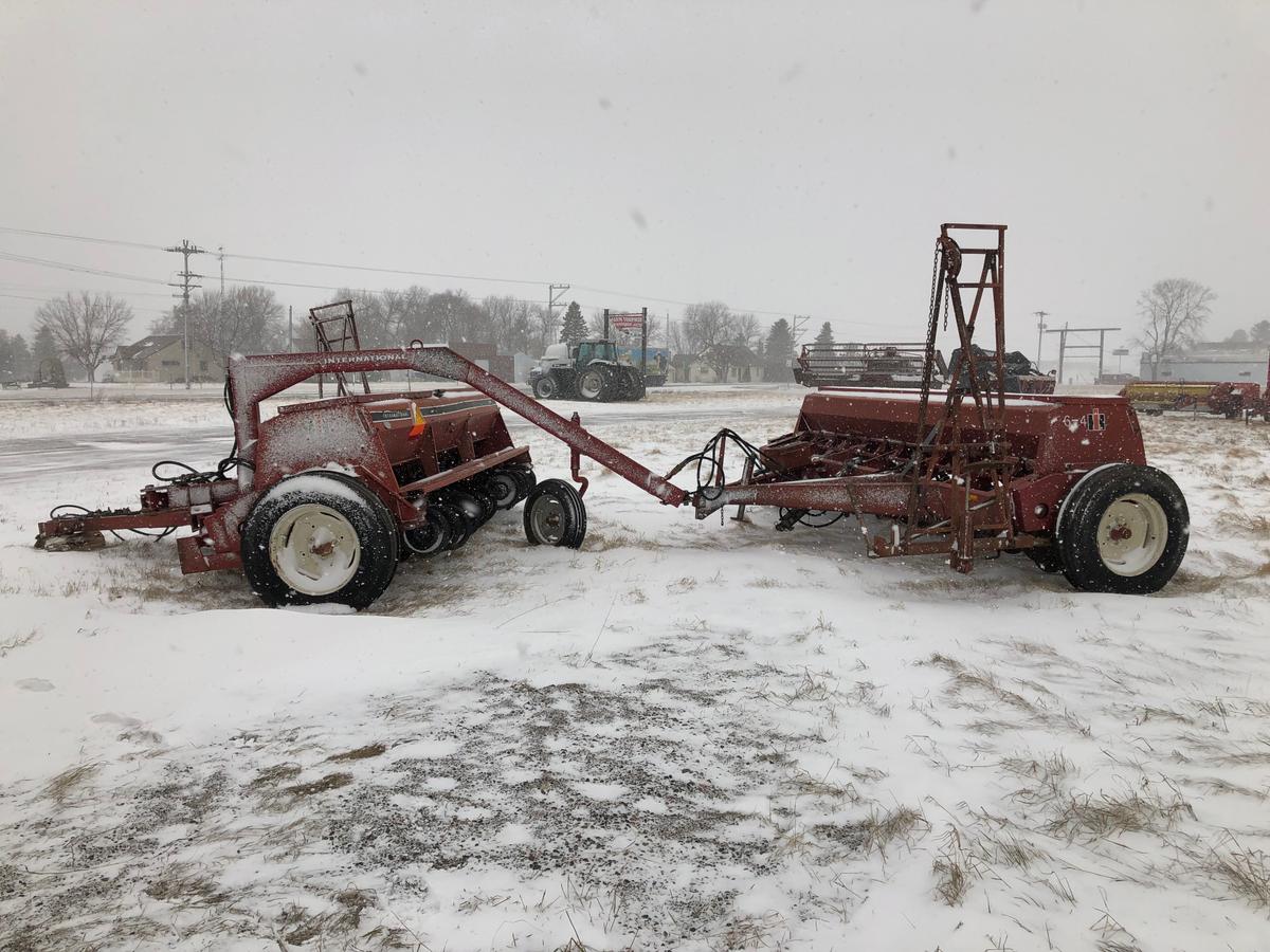 IH 5100 24ft Grain Drill