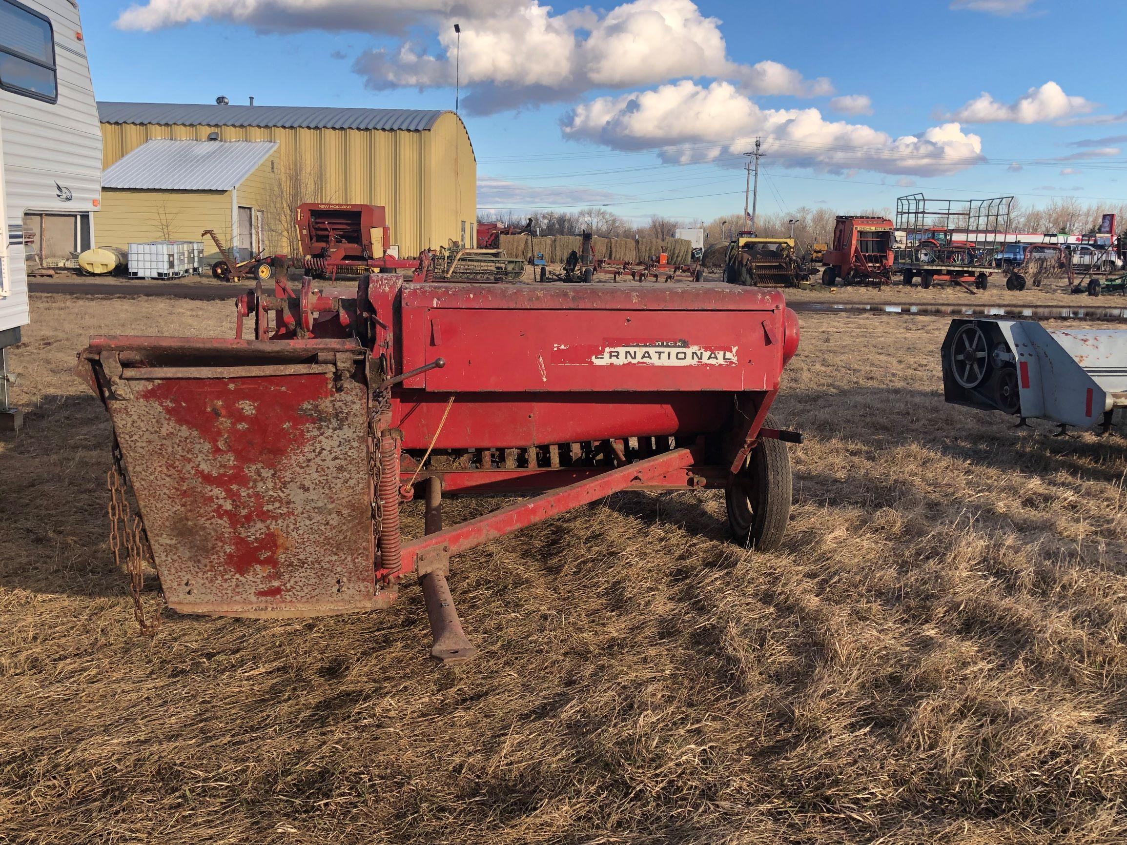 IH 46 Square Baler