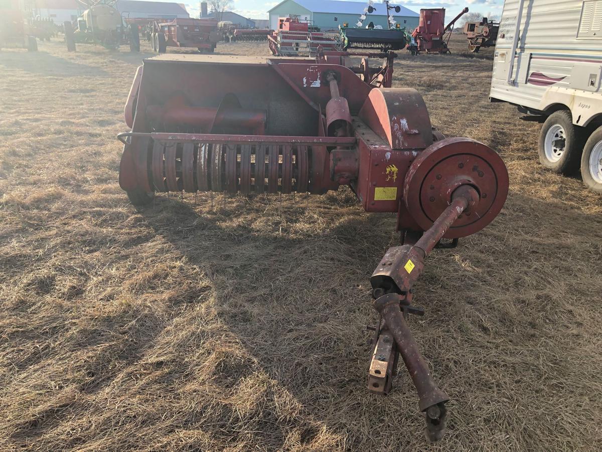 IH 46 Square Baler