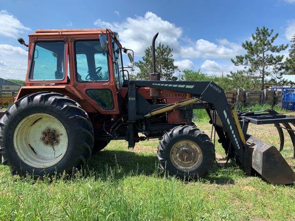 Belarus 825 FWA With Leon 690 Loader