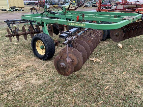 John Deere 210 12 Ft Disc