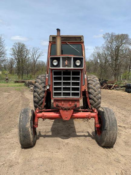 1971 IH 1466 Tractor With Cab