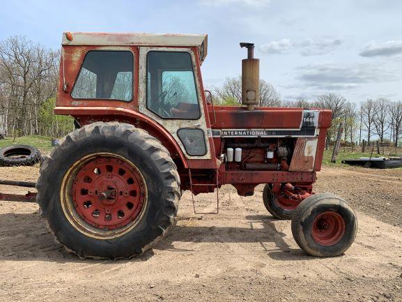 1971 IH 1466 Tractor With Cab