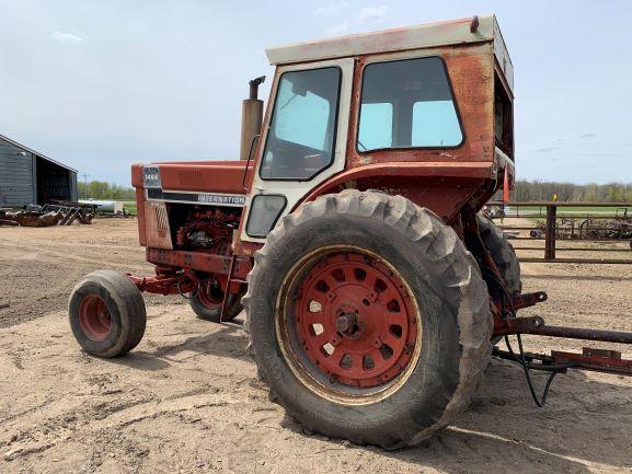 1971 IH 1466 Tractor With Cab