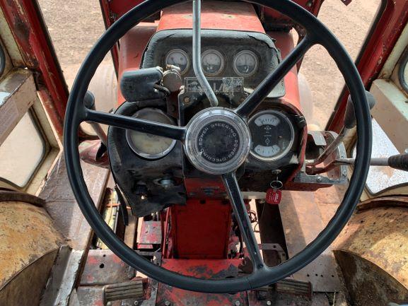 1971 IH 1466 Tractor With Cab