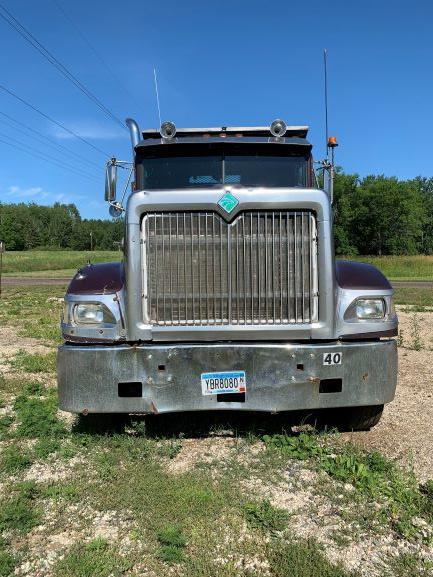 2000 International Eagle 9900 Dump Truck