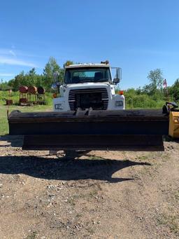 1997 Ford L-8000 C-12 Single Axle With 12 ft 2-Way Snowplow