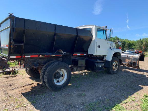1997 Ford L-8000 C-12 Single Axle With 12 ft 2-Way Snowplow