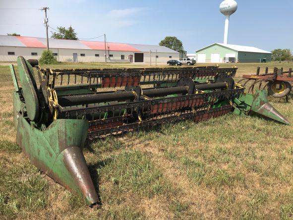 John Deere 216 Bean Head