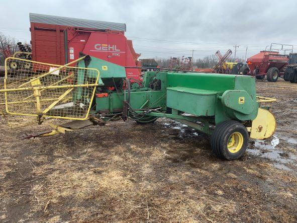 John Deere 336 Small Square Baler