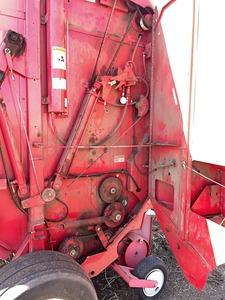 Gehl 2880 5x6 round baler (pto inside)