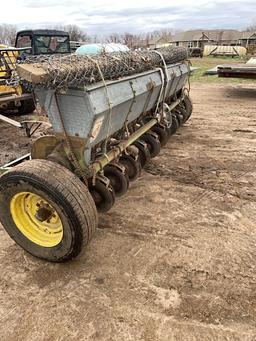 JD 10' Grain Drill S24725