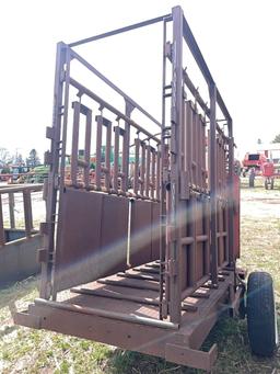 Portable cattle chute