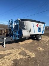 Penta 4430 430cu. Ft. Twin Screw Vertical TMR Mixer with Scale (pto inside)