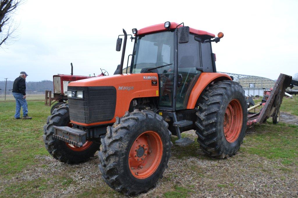 Kubota M105S Tractor