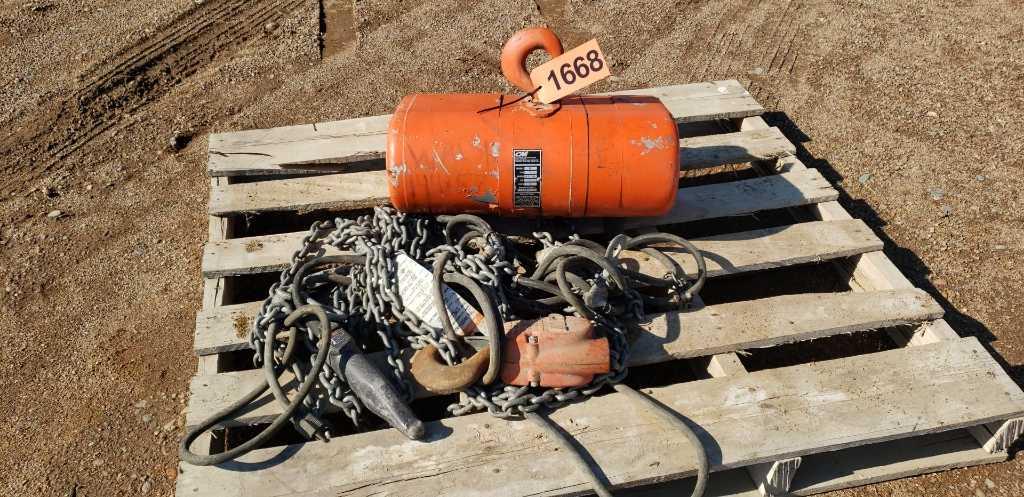 2 Ton Cm Lodestar Single Phase Hoist