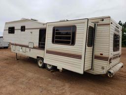 1989 Nuwa 32' 5th Wheel Camper