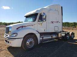 2005 Freightliner Columbia 120 Xt Sleeper Cab Semi