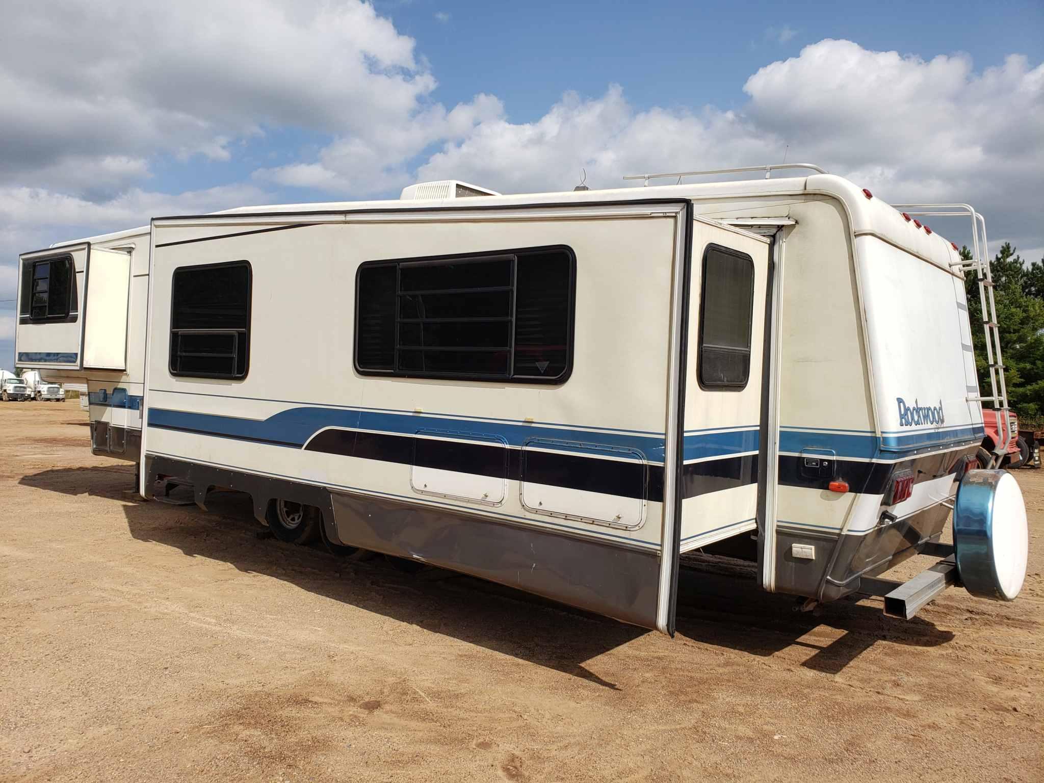 1992 Rockwood F5404 Fifth Wheel Camper