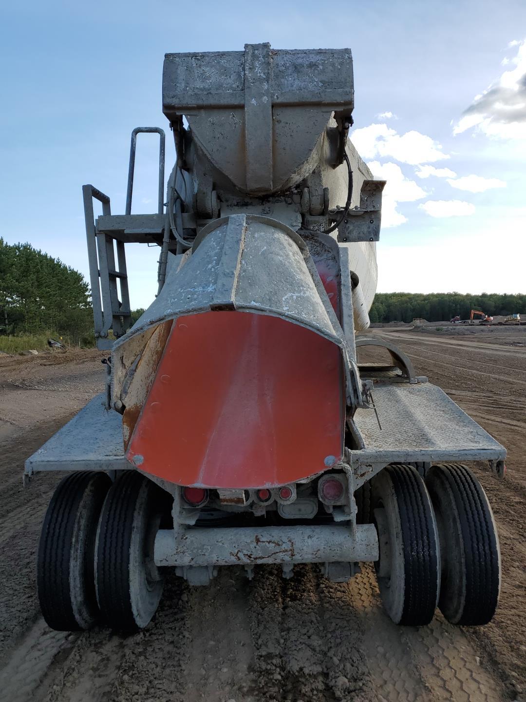 1997 Ford Lt9513 Cement Truck