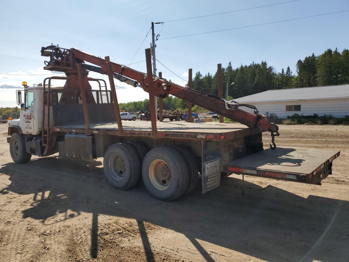 2001 Mack Dm690s Boom Truck