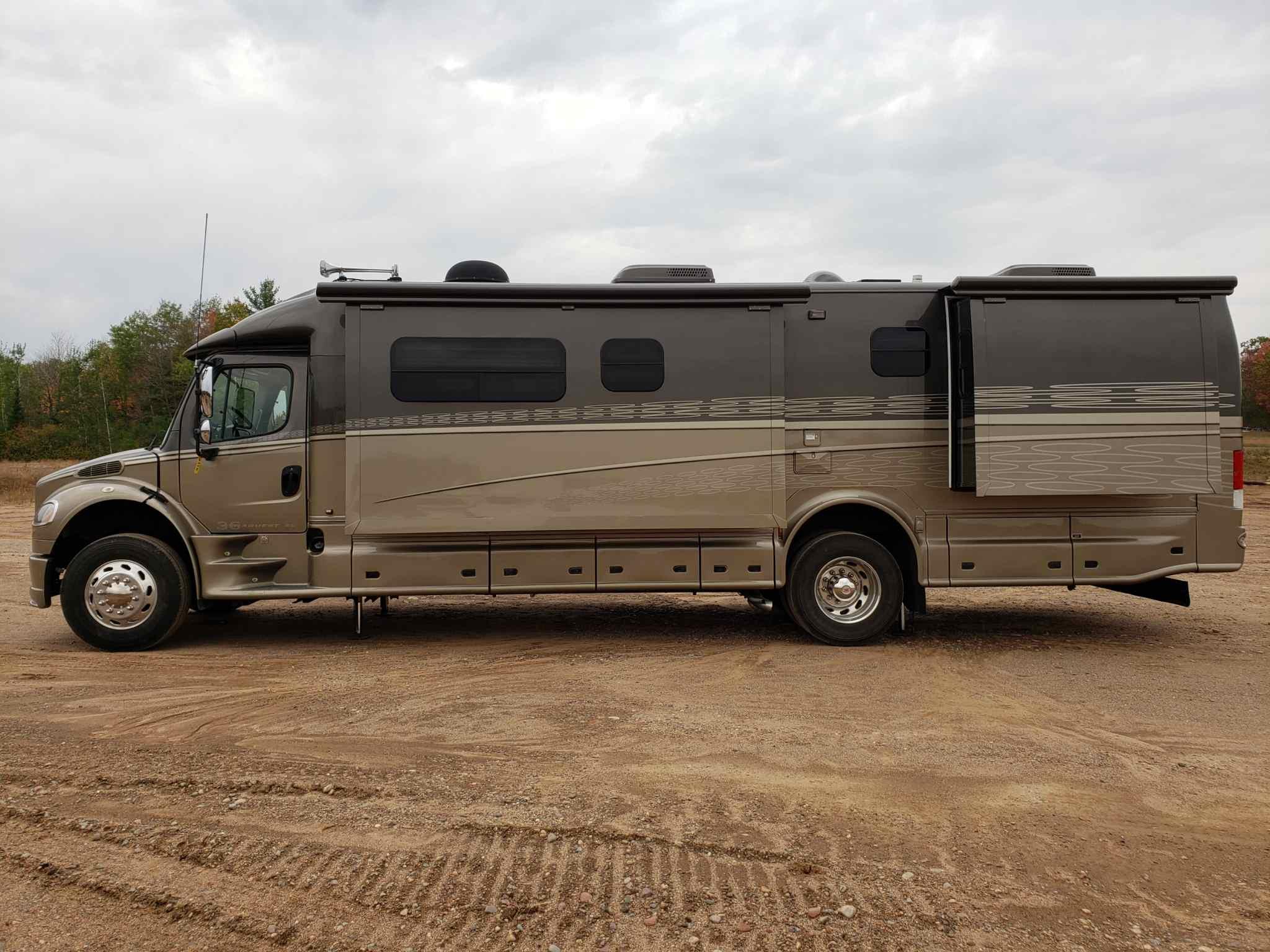 2008 Dynamax Dynaquest 36xl Motor Home