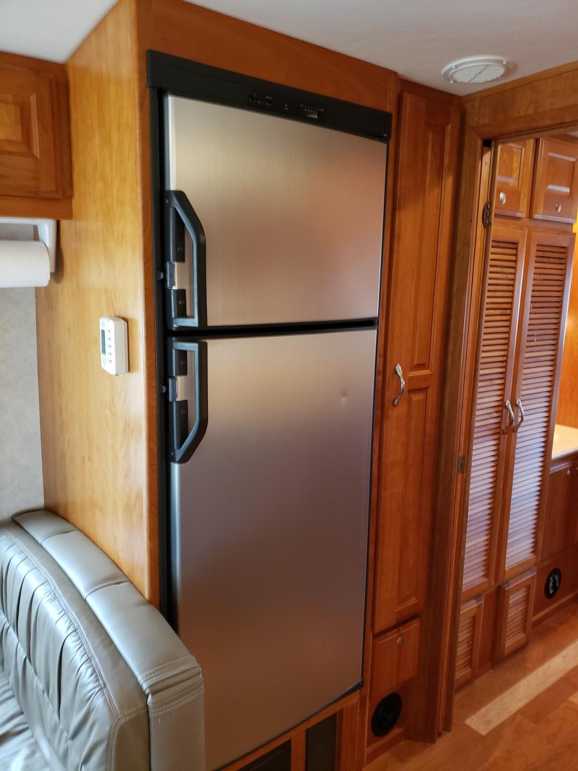 2008 Dynamax Dynaquest 36xl Motor Home