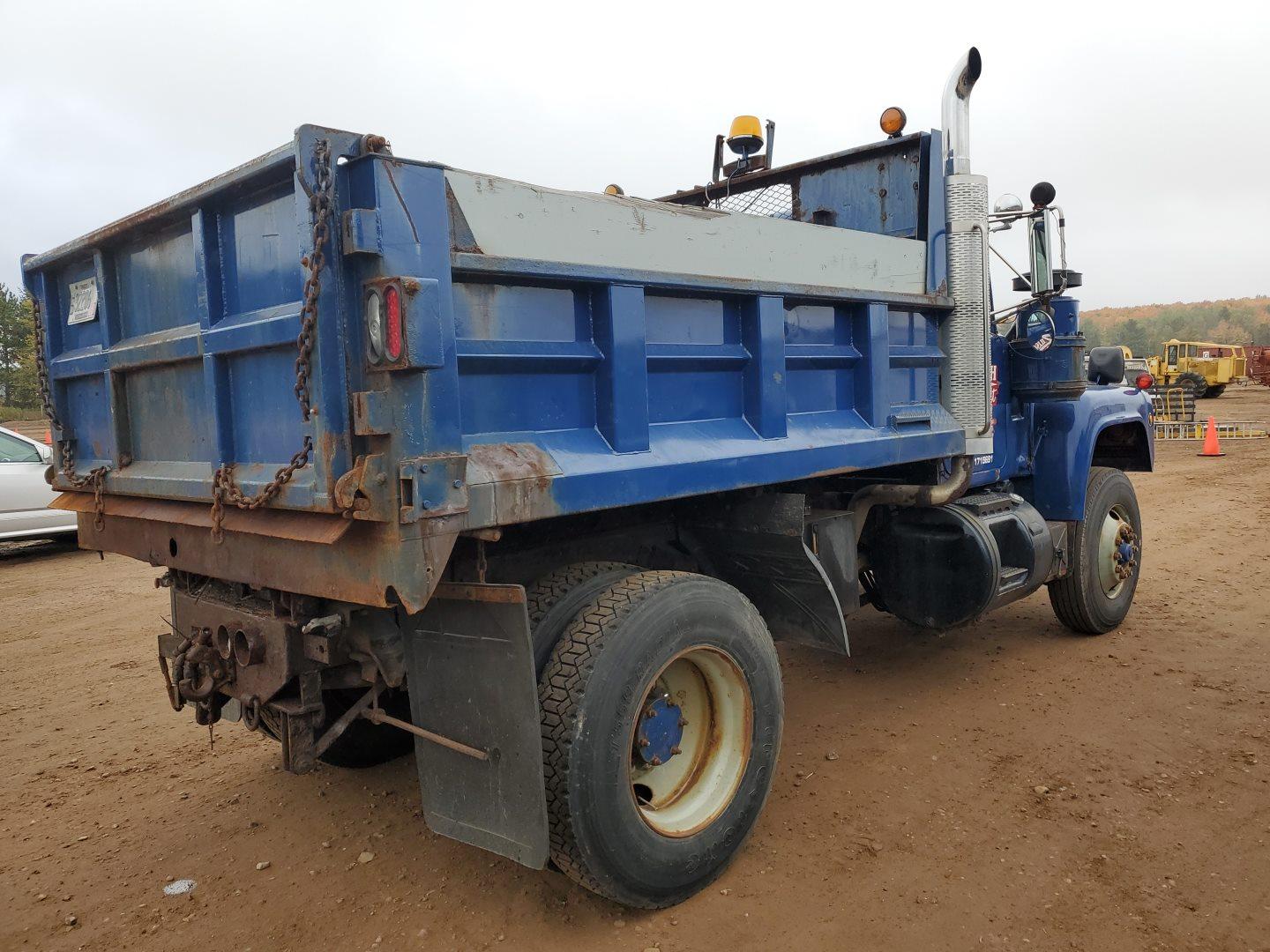 1989 Mack Dump Truck