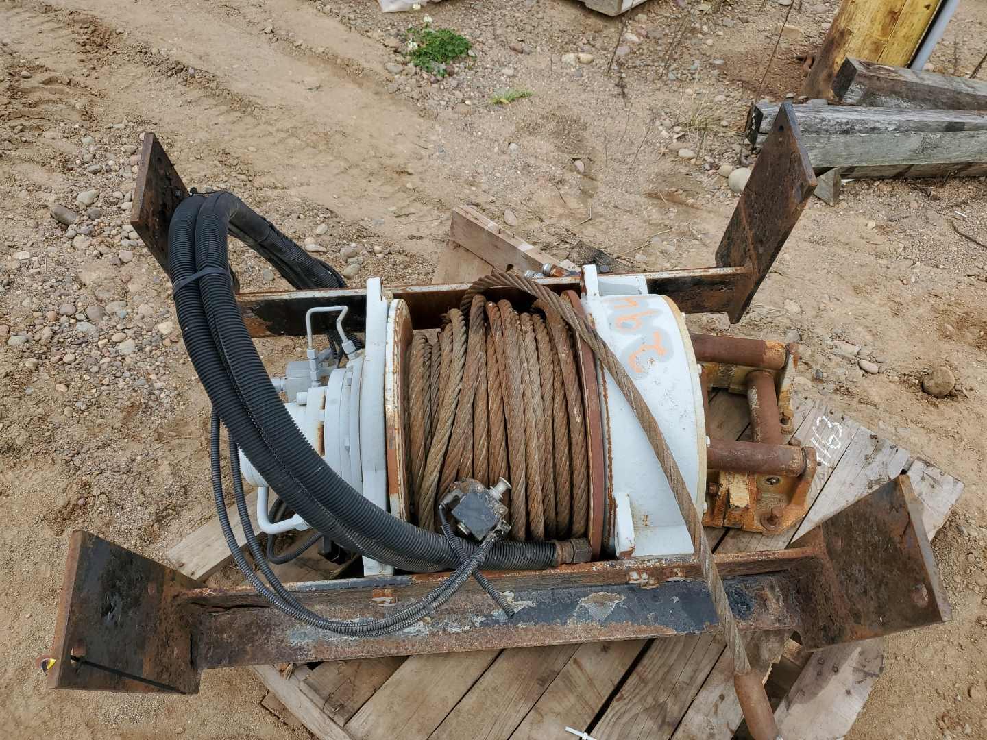 Winch With Valve Body And Cable