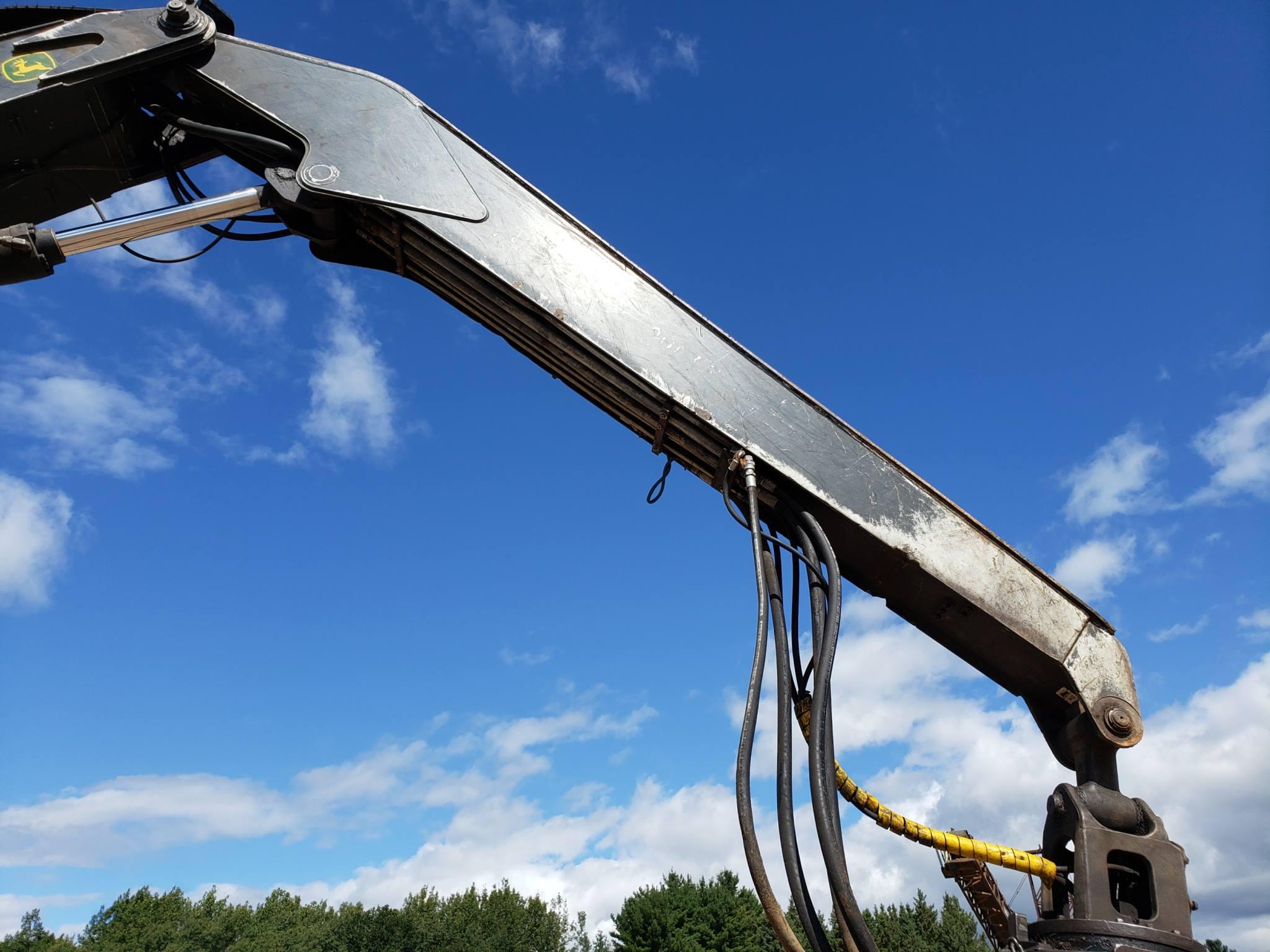 John Deere 703j Processor/harvester