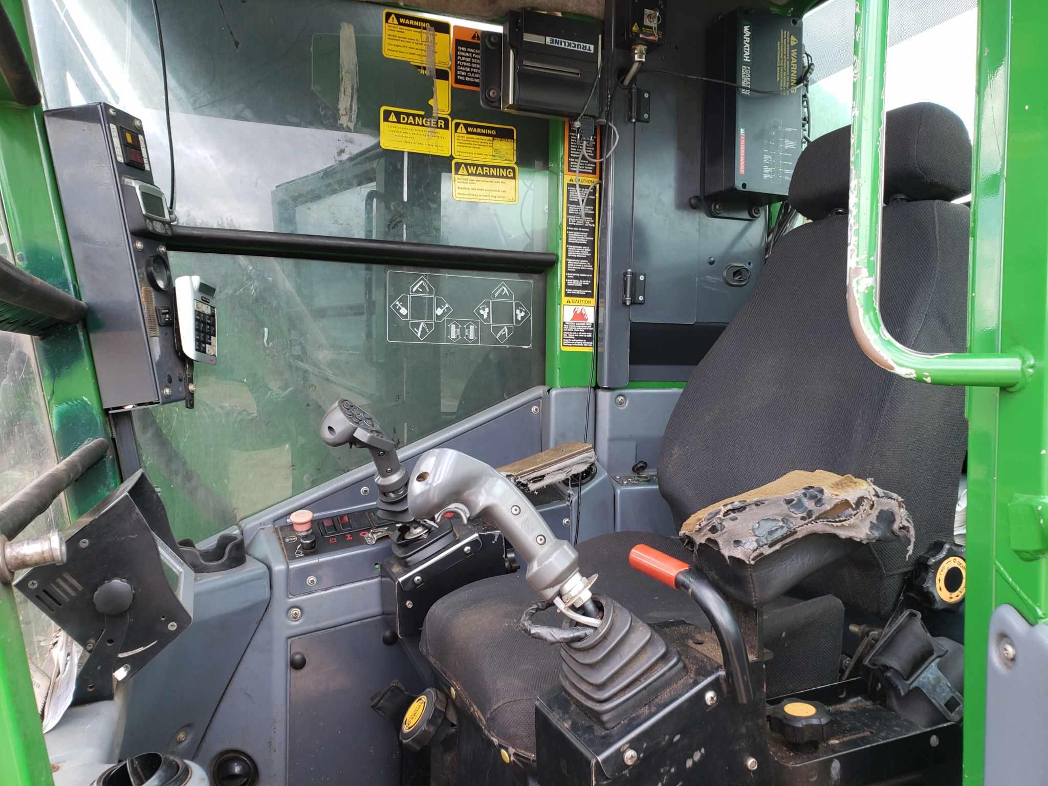 John Deere 703j Processor/harvester