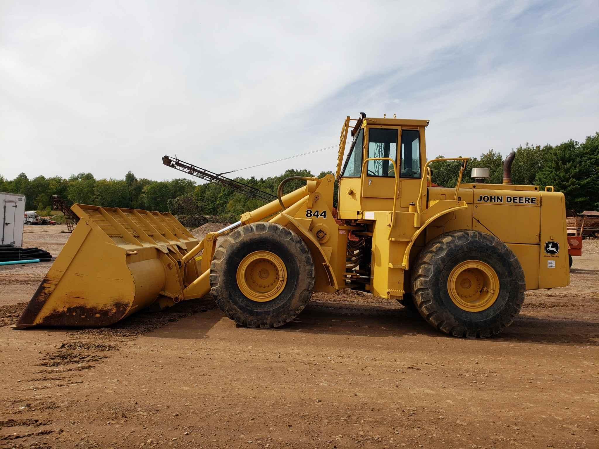 Deere 844 Wheel Loader