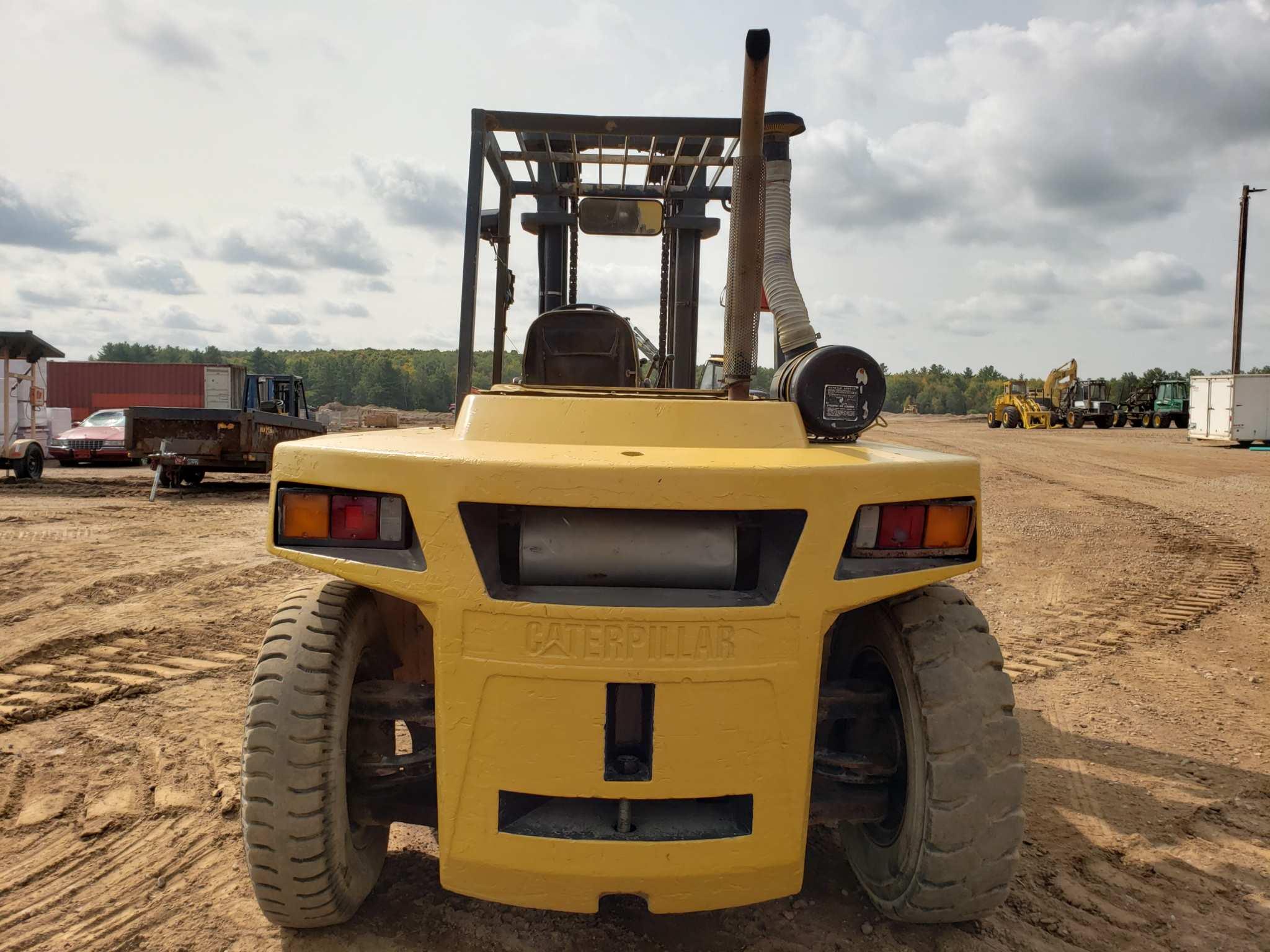 Caterpillar Dp80 Forklift