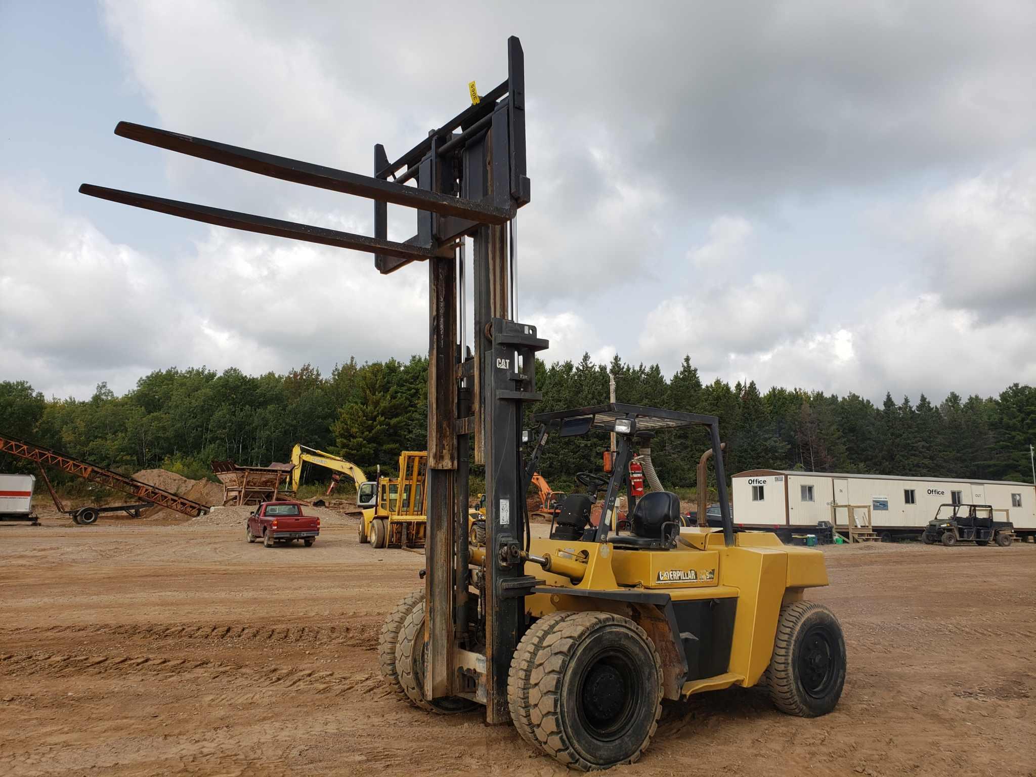 Caterpillar Dp80 Forklift