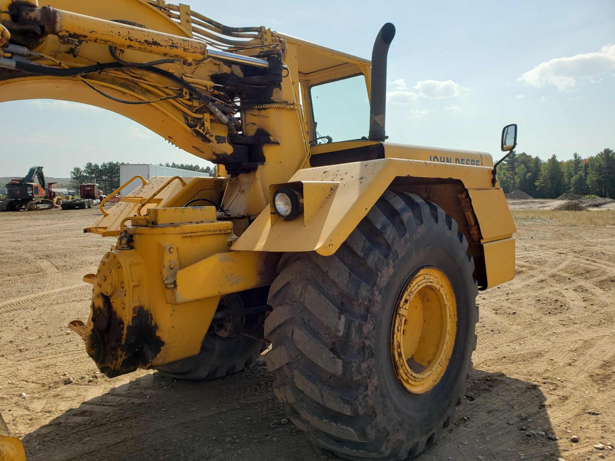 Deere 862 Scraper