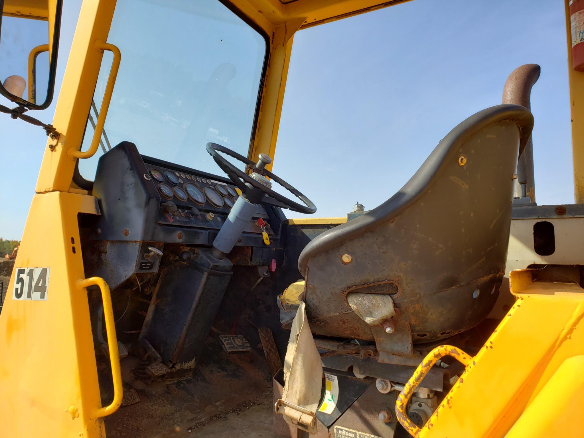 Deere 862 Scraper