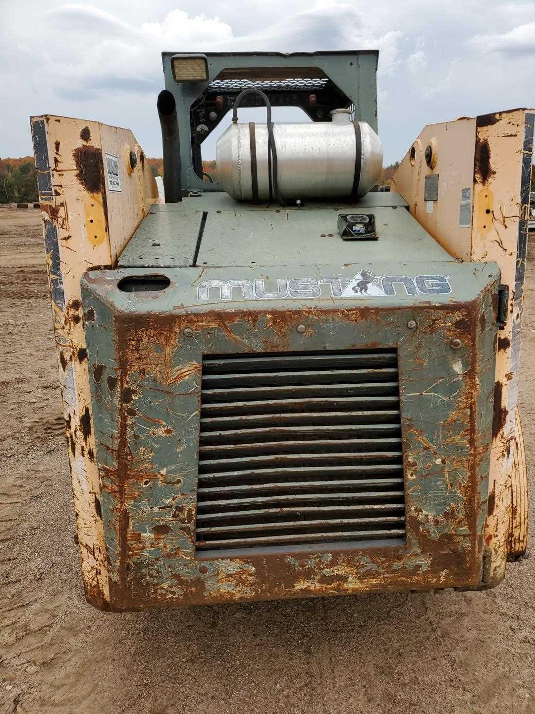 Mustang 2074 Skid Steer