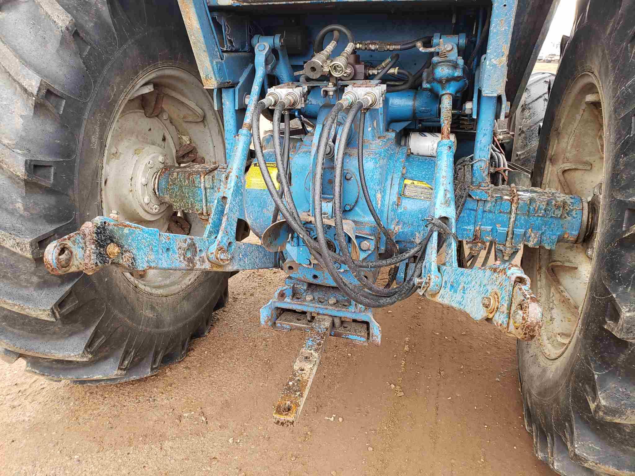 Ford 7700 Tractor With Loader