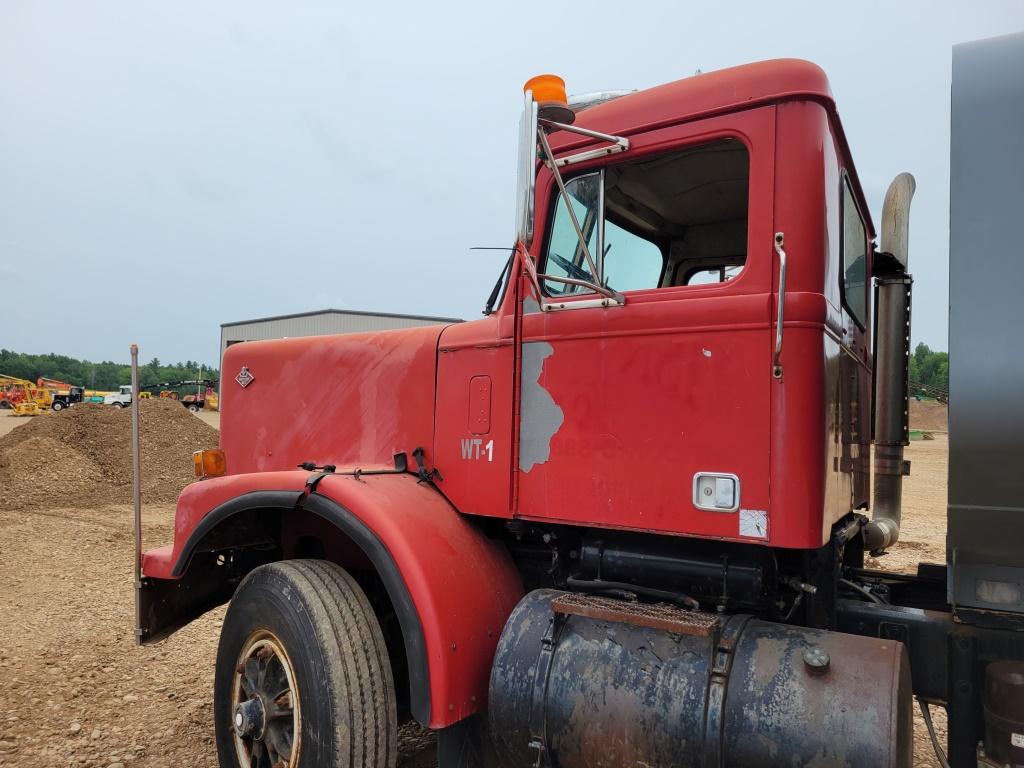 1985 Diamond Reo C116 Water Truck