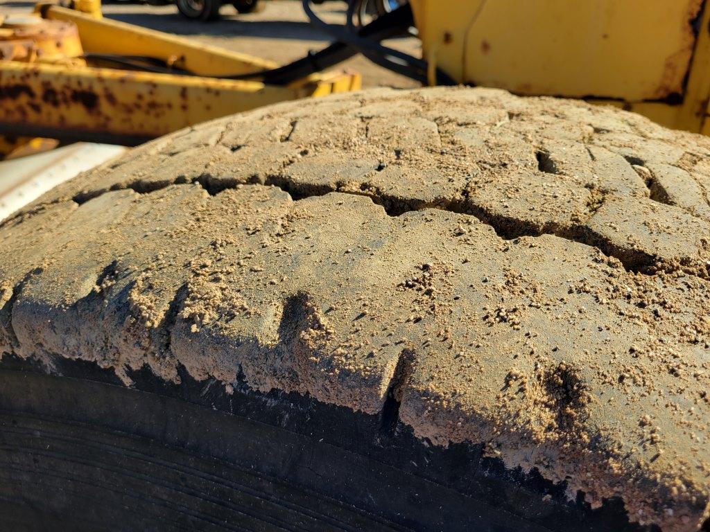 1997 Deere 772ch Grader