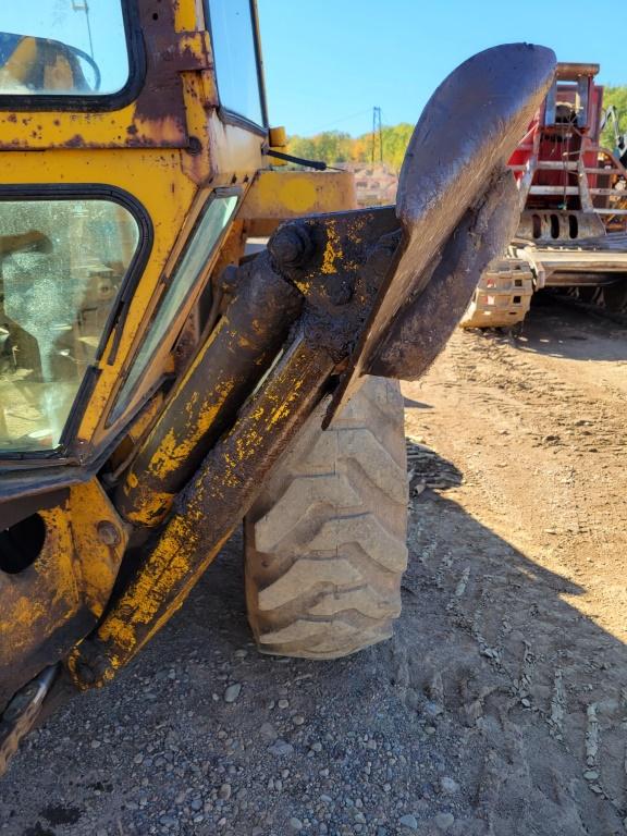 Ford 550 Loader Backhoe