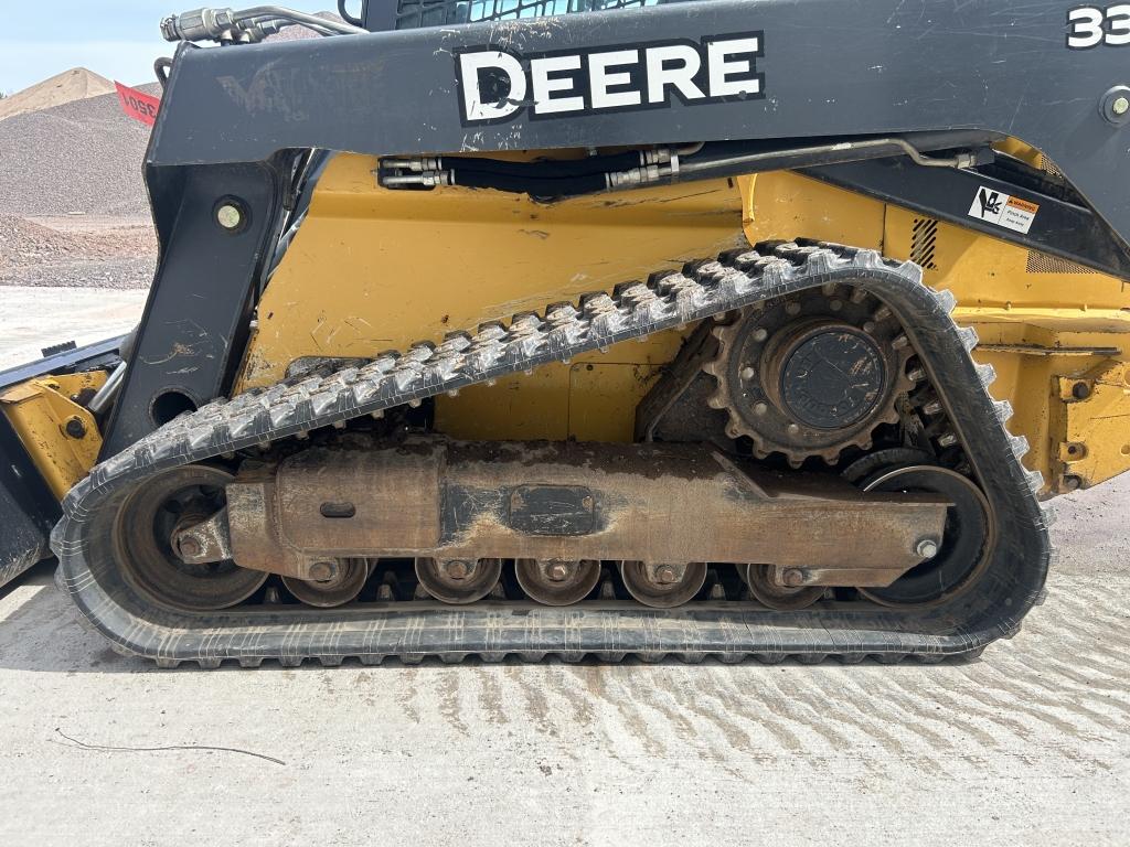 2015 John Deere 333e Skid Steer